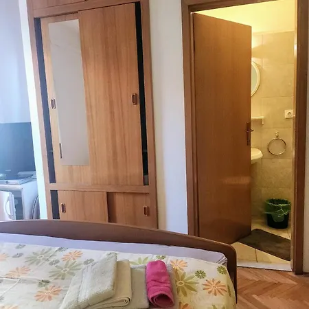 Room&4you Gostinjska kuća 3*