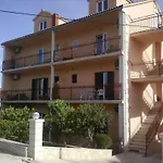 & 4you 3* Supetar