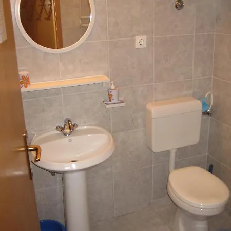 Gostinjska kuća & 4you Supetar